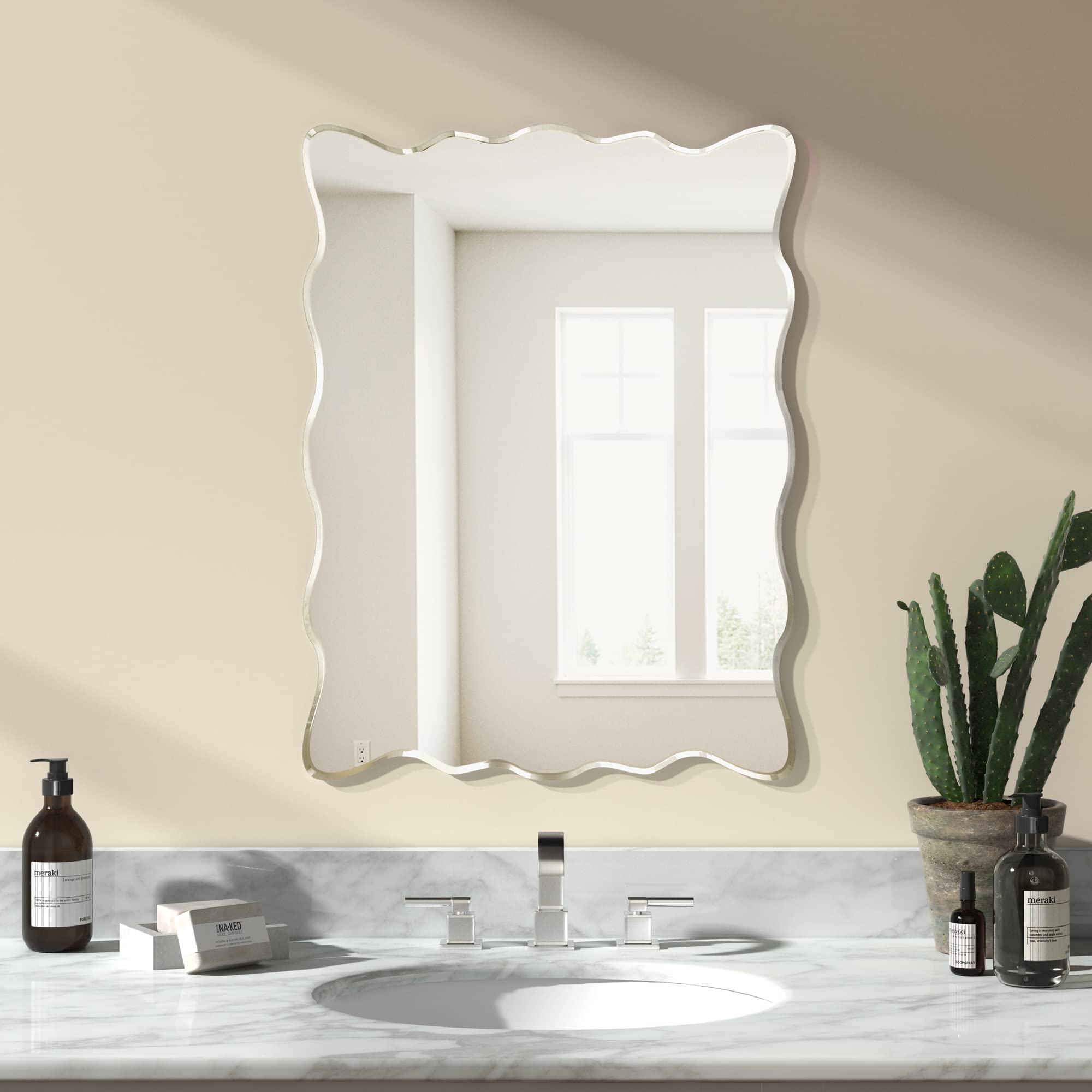 KOHROS Scalloped Beveled Edge Polished Frameless Wall Mirror for Bathroom